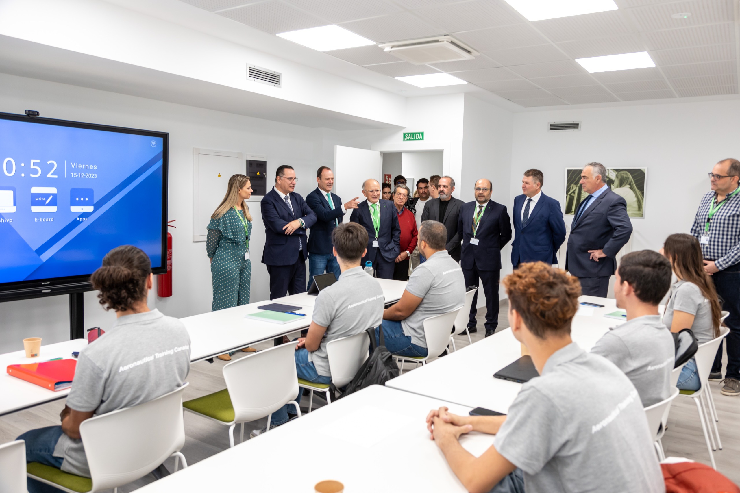 Binter inaugura las nuevas instalaciones de su Centro de Formación Aeronáutica