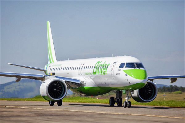 Binter recibe en Canarias el primer Embraer que volará a Madrid