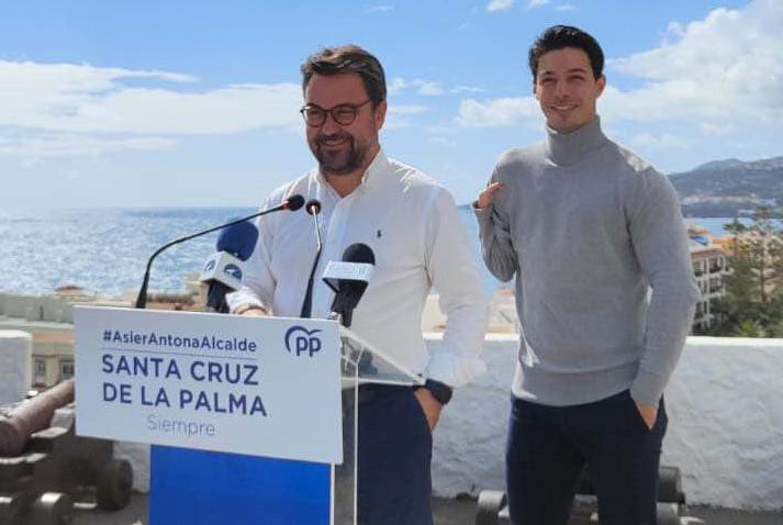 Asier Antona pide la renuncia de su acta de concejal al concejal de Deporte