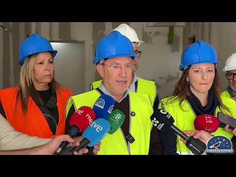 Nieves Lady Barreto y Sergio Rodríguez comprueban el buen avance en las obras de las 53 viviendas adquiridas en Los Llanos