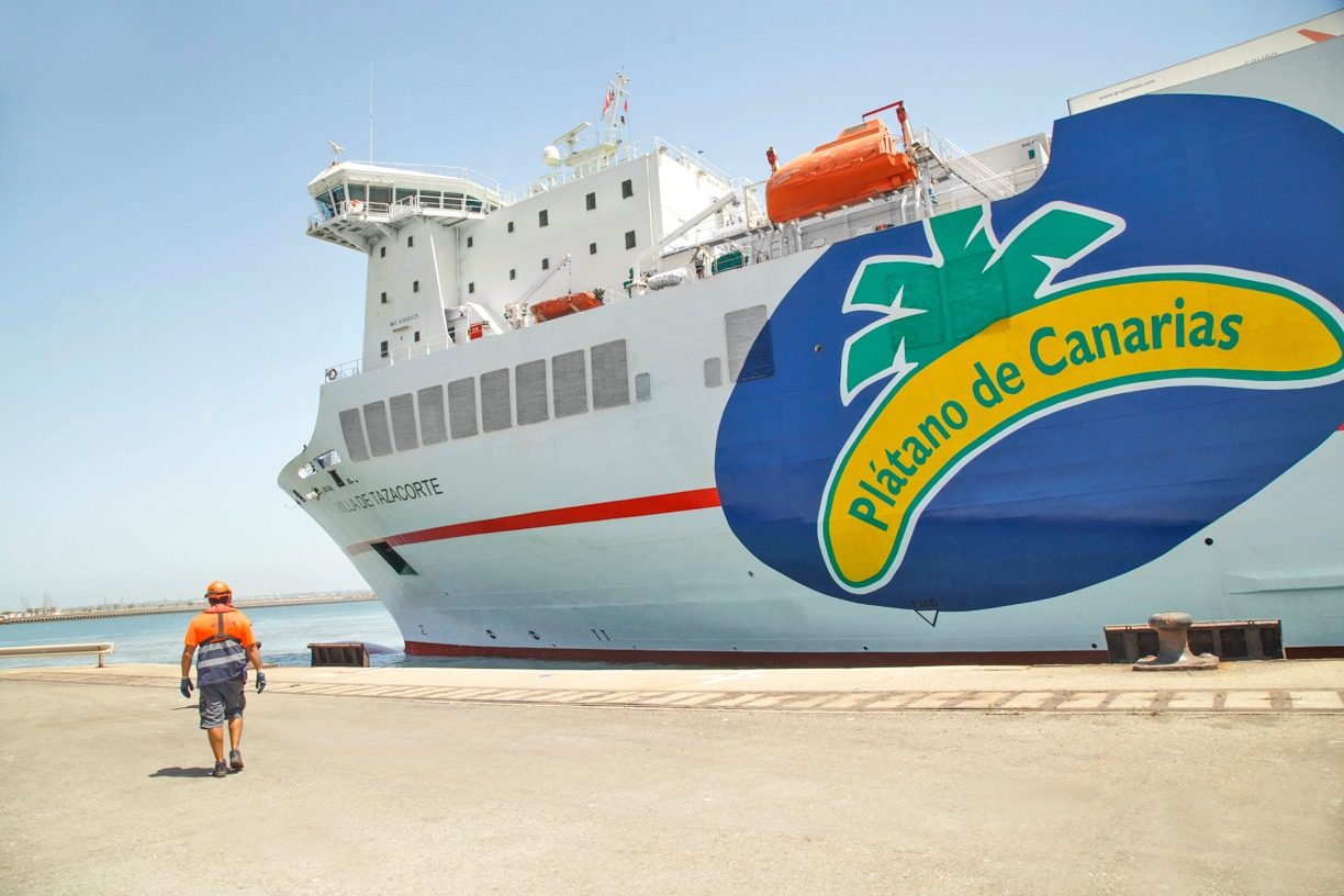 Obras Públicas destina tres millones de euros a subvencionar el transporte de mercancías entre islas