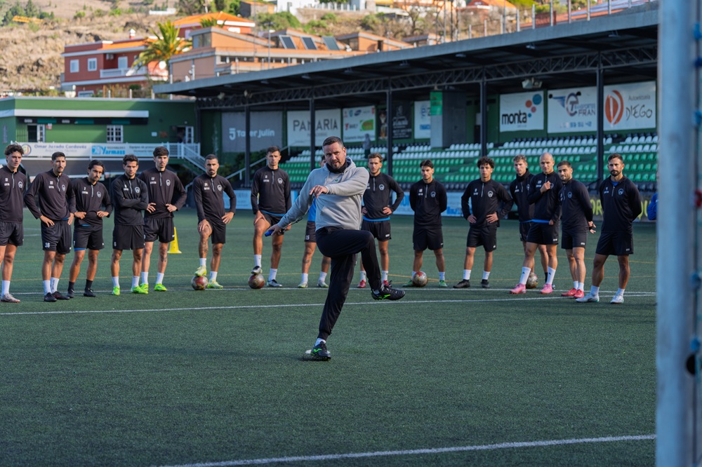 El Atlético Paso quiere despedir el año como líder ante el Panadería Pulido San Mateo