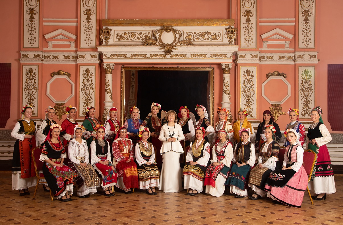 Coro Vanya Moneva, uno de los tesoros culturales de Bulgaria, en La Palma y La Gomera