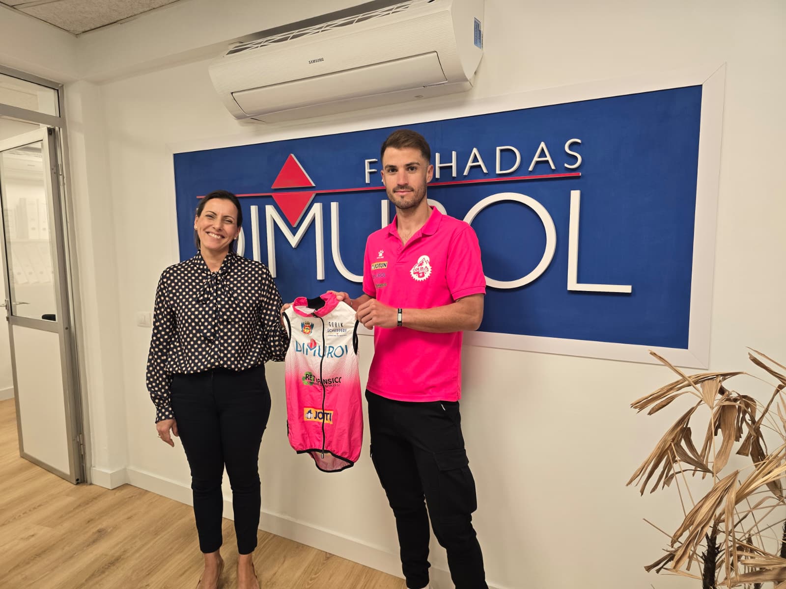 Pedro Rodríguez y Fachadas Dimurol refuerzan su compromiso en otra temporada de Ciclismo