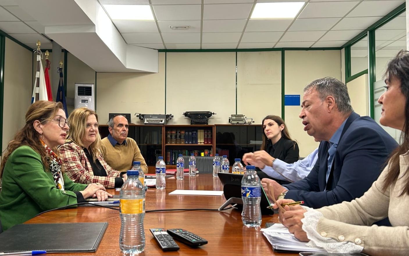 La diputada del Común intensifica su labor ante la gravedad del problema de la vivienda en Canarias