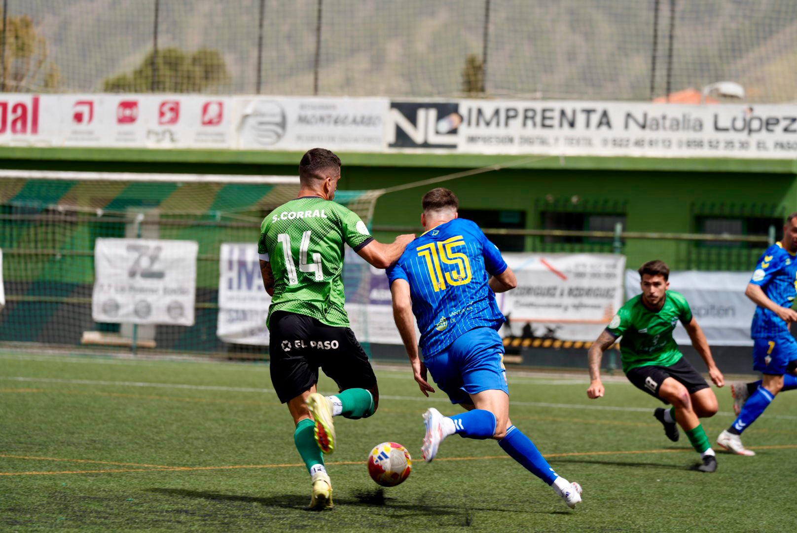 Atlético Paso y Mensajero firman tablas en un derbi palmero competido en el Municipal
