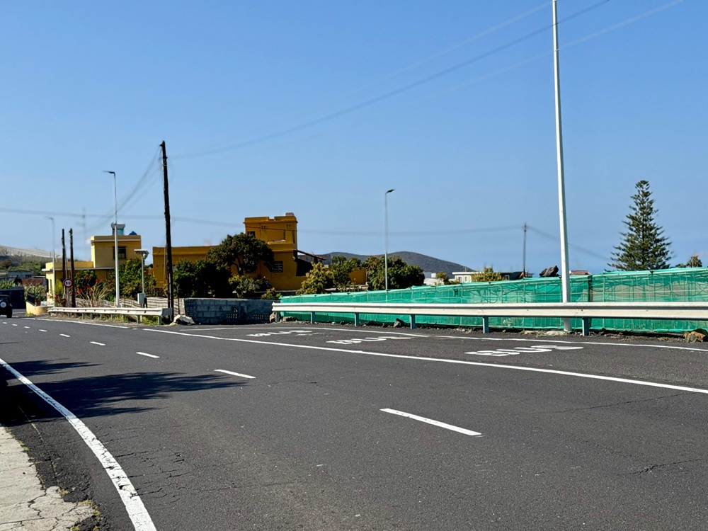 El Ayuntamiento de Los Llanos de Aridane atiende una demanda vecinal con una nueva parada de guaguas hacia Puerto Naos