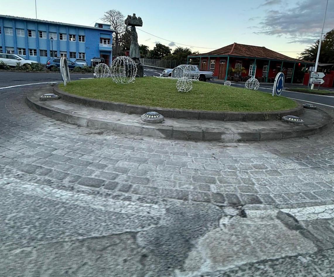 El PP de Breña Alta denuncia el deterioro de la rotonda de La Concepción