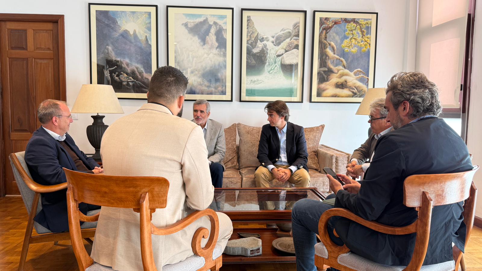 El Cabildo de La Palma abre vías de colaboración con Baleària para garantizar la eficiencia logística y económica de la Isla
