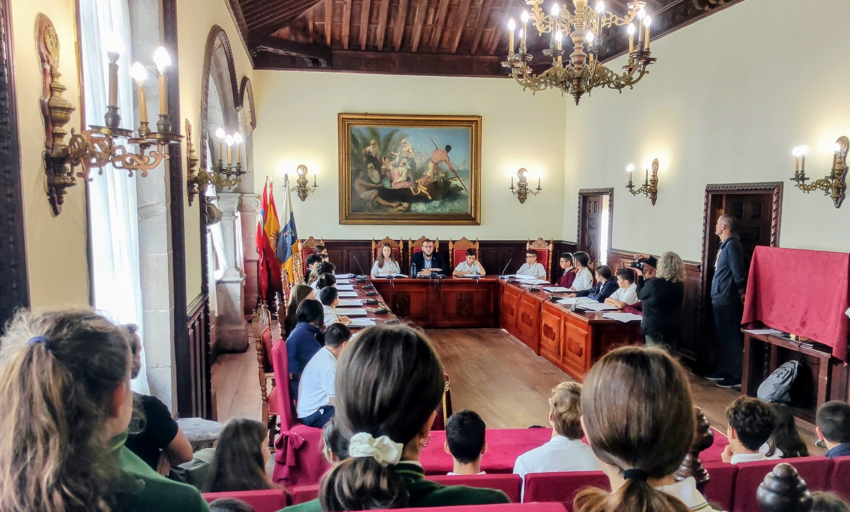 Foto-Alumnado-del-colegio-Santo-Domingo-de-Guzmán-celebrando-un-pleno-escolar.jpg