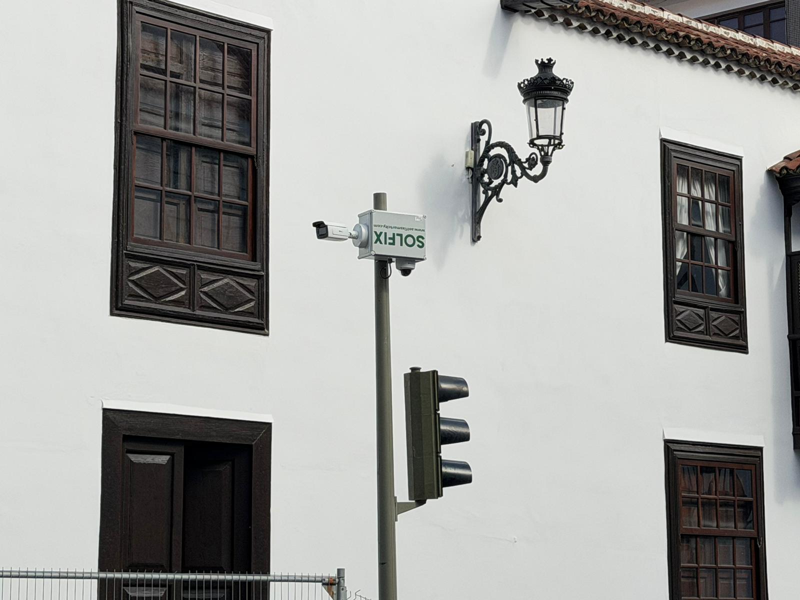Cámaras de vigilancia y control.jpg